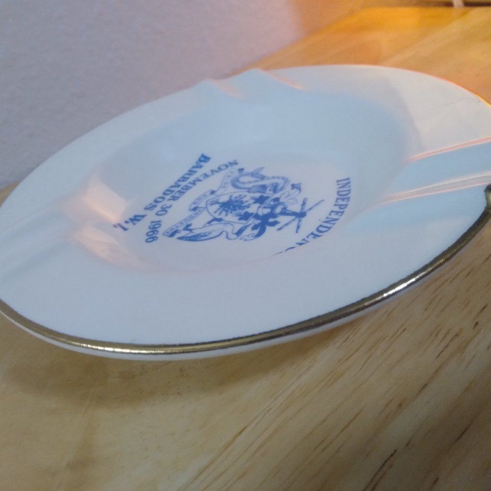 Vintage Barbados Virgin Islands Independence Commemorative Plate Ashtray - Picture 6 of 8